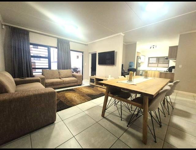3 BEDROOM PROPERTY TO RENT IN CROWTHORNE